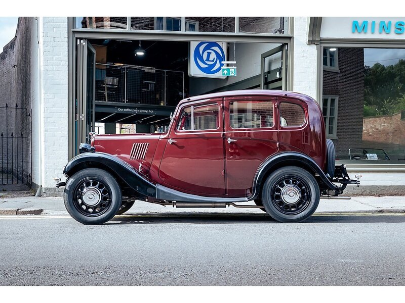 Morris  Saloon 918cc Pre-War British Classic