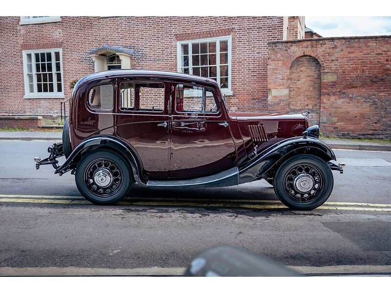 Morris  Saloon 918cc Pre-War British Classic