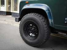 Land Rover Defender 110  