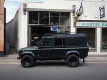 Land Rover Defender 110  