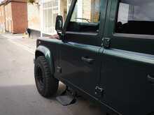 Land Rover Defender 110  