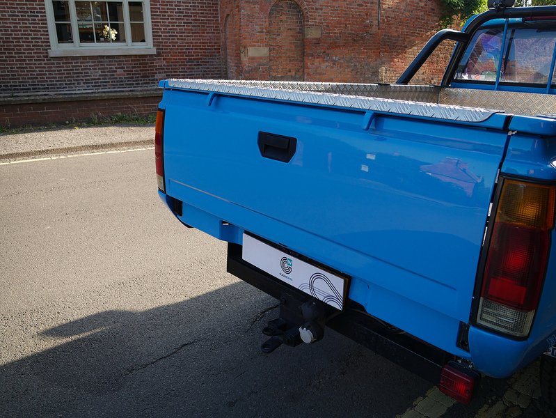 Nissan  D21 Pathfinder Pickup 2.4 Manual Petrol