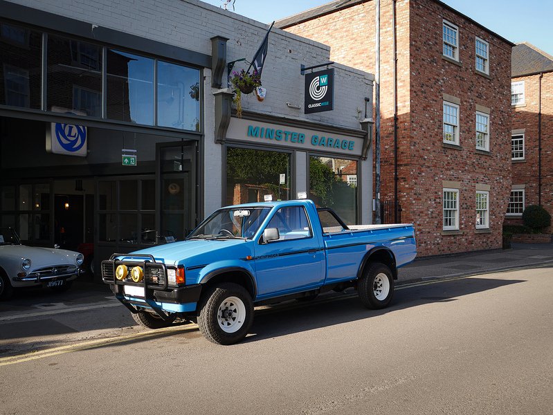 Nissan  D21 Pathfinder Pickup 2.4 Manual Petrol
