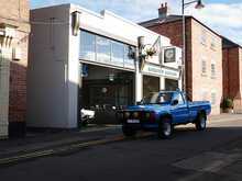 Nissan Pickup  