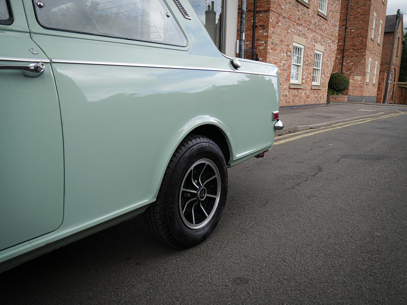 Vauxhall 1966 Vauxhall Viva HA 90 Deluxe