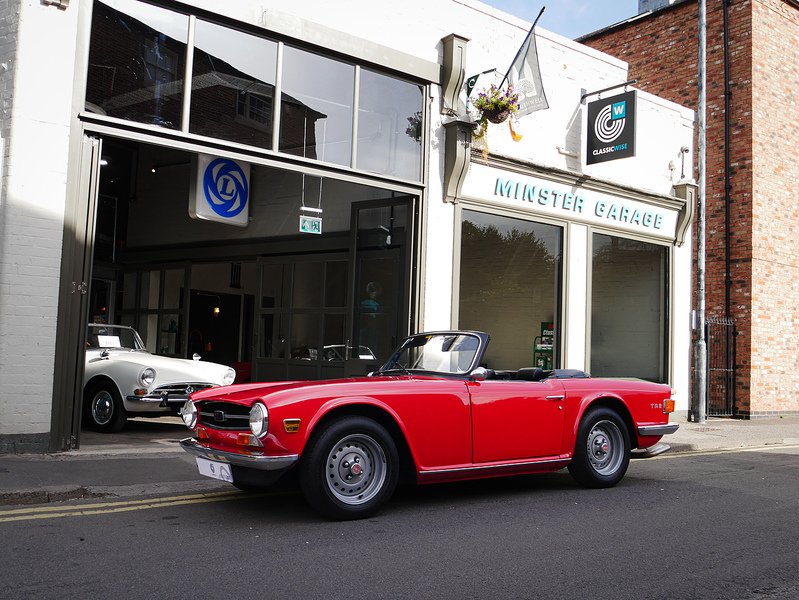 Triumph 1973 Triumph TR6 CR manual O/D 