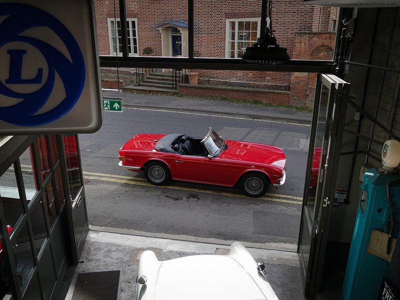Triumph 1973 Triumph TR6 CR manual O/D 