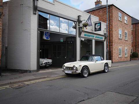  Convertible 2.1 Petrol