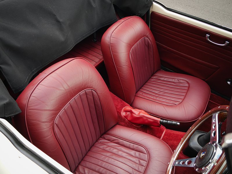 Triumph  Convertible 2.1 Petrol