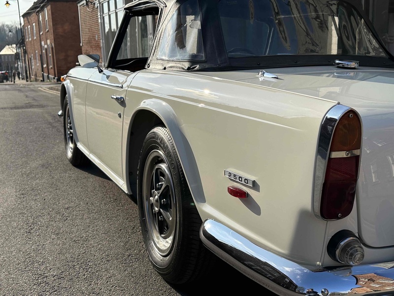 Triumph 1968 Triumph TR5 PI manual O/D