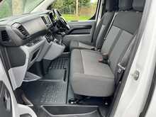 Vauxhall Vivaro Turbo D 2900 Dynamic L2 H1 Euro 6 (s/s) 6dr - U1397