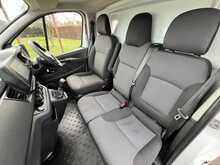 Renault Trafic dCi Blue LL30 Business+ L2 H1 Euro 6 (s/s) 5dr - U1492
