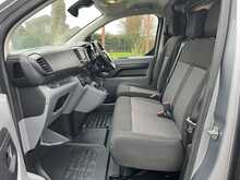 Vauxhall Vivaro Turbo D 3100 Dynamic L2 H1 Euro 6 (s/s) 6dr - U1495