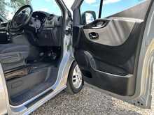 Renault Trafic dCi ENERGY 27 Sport Nav 2 Berth Camper Van - U1011