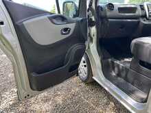 Renault Trafic dCi ENERGY 27 Sport Nav 2 Berth Camper Van - U1011