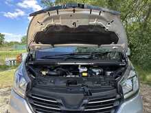 Renault Trafic dCi ENERGY 27 Sport Nav 2 Berth Camper Van - U1011