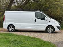 Vauxhall Vivaro 2900 CDTi Sportive - U1066