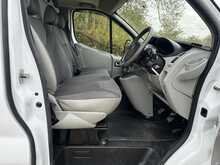 Vauxhall Vivaro 2900 CDTi Sportive - U1066