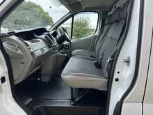 Vauxhall Vivaro 2900 CDTi Sportive - U1066