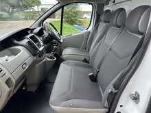 Vauxhall Vivaro 2900 CDTi Sportive - U1066