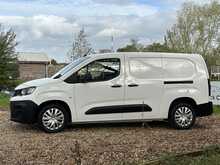 Peugeot Partner L2 BlueHDi 950 Professional 5 Seat Combi - U1070