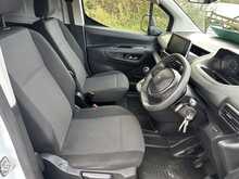 Peugeot Partner L2 BlueHDi 950 Professional 5 Seat Combi - U1070