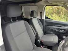 Peugeot Partner L2 BlueHDi 950 Professional 5 Seat Combi - U1070