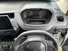 Peugeot Partner L2 BlueHDi 950 Professional 5 Seat Combi - U1070