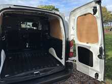 Peugeot Partner L2 BlueHDi 950 Professional 5 Seat Combi - U1070