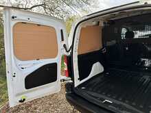 Peugeot Partner L2 BlueHDi 950 Professional 5 Seat Combi - U1070