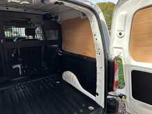 Peugeot Partner L2 BlueHDi 950 Professional 5 Seat Combi - U1070