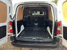 Peugeot Partner L2 BlueHDi 950 Professional 5 Seat Combi - U1070