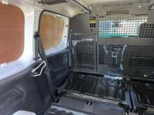 Peugeot Partner L2 BlueHDi 950 Professional 5 Seat Combi - U1070