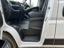 Peugeot Boxer L2 H2 Mwb BlueHDi 335 Professional Air Con - U1074