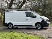 Vauxhall Vivaro 2900 L1 H1 120ps
 - U1107