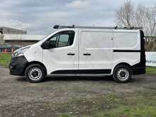 Vauxhall Vivaro 2900 L1 H1 120ps
 - U1107