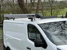 Vauxhall Vivaro 2900 L1 H1 120ps
 - U1107