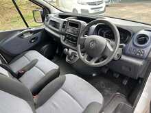 Vauxhall Vivaro 2900 L1 H1 120ps
 - U1107