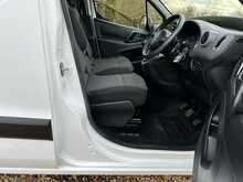Peugeot Partner BlueHDi 854 Professional 3 Seat Air Con - U1110