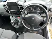 Peugeot Partner BlueHDi 854 Professional 3 Seat Air Con - U1110