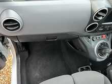 Peugeot Partner BlueHDi 854 Professional 3 Seat Air Con - U1110