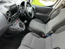 Peugeot Partner BlueHDi 854 Professional 3 Seat Air Con - U1110
