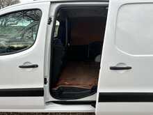 Peugeot Partner BlueHDi 854 Professional 3 Seat Air Con - U1110