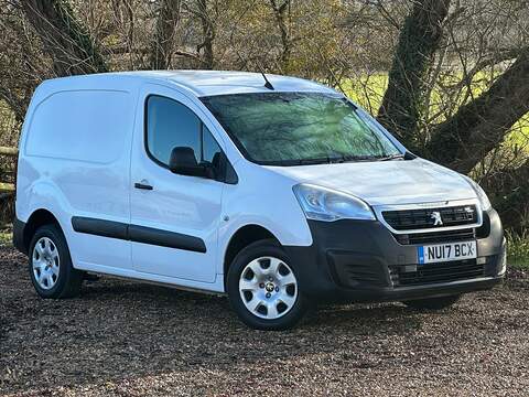 BlueHDi 854 Professional 3 Seats Panel Van 1.6 Manual Diesel