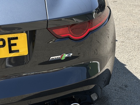 5.0 V8 R Coupe 2dr Petrol Auto AWD Euro 6 (s/s) (550 ps)