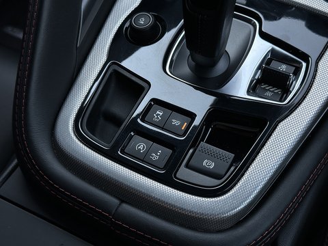 5.0 V8 R Coupe 2dr Petrol Auto AWD Euro 6 (s/s) (550 ps)