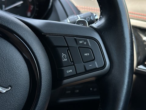 5.0 V8 R Coupe 2dr Petrol Auto AWD Euro 6 (s/s) (550 ps)