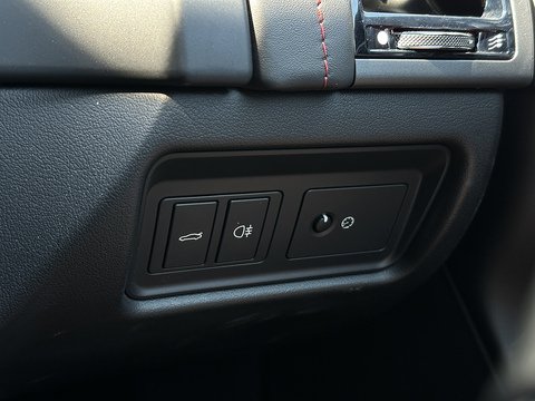 5.0 V8 R Coupe 2dr Petrol Auto AWD Euro 6 (s/s) (550 ps)