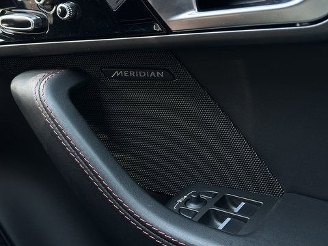 5.0 V8 R Coupe 2dr Petrol Auto AWD Euro 6 (s/s) (550 ps)
