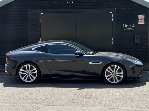 5.0 V8 R Coupe 2dr Petrol Auto AWD Euro 6 (s/s) (550 ps)